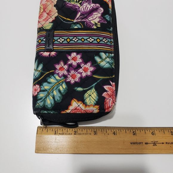 Vera Bradley Zippered Clutch / Wristlet, Wallet, Approx. 8 x 4 - Picture 7 of 8